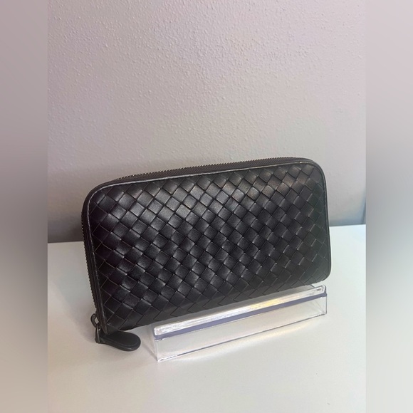 Bottega Veneta Handbags - EUC BOTTEGA VENETA WITH COA